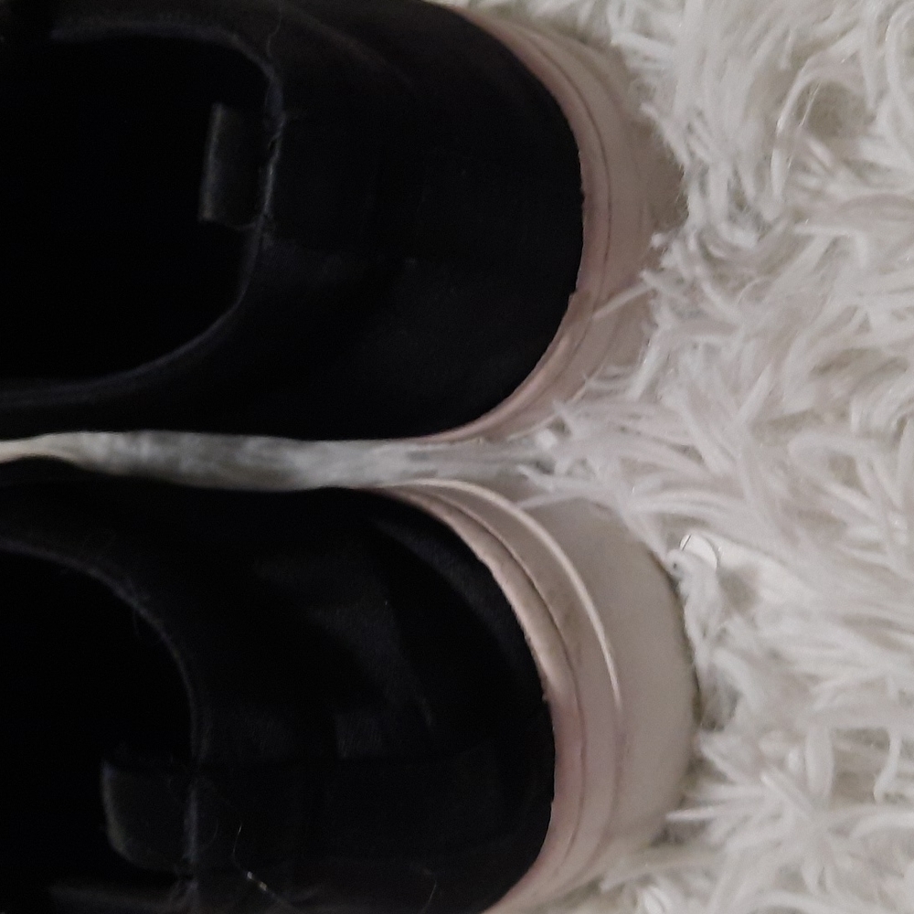 Zara Basic Collection Sneakers - Picture 5 of 5